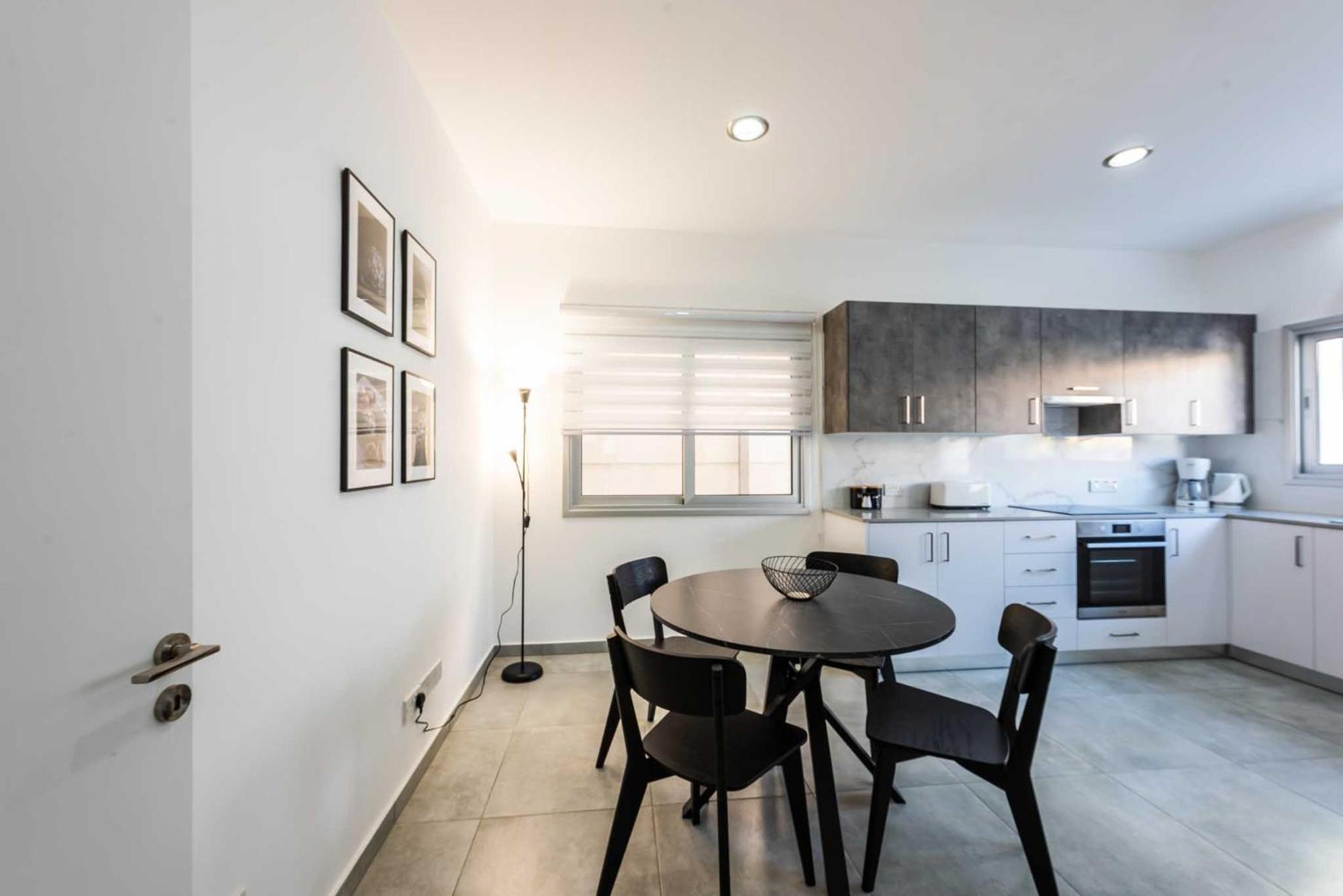 Kition City Apartments - Central Location ลาร์นาคา ภายนอก รูปภาพ