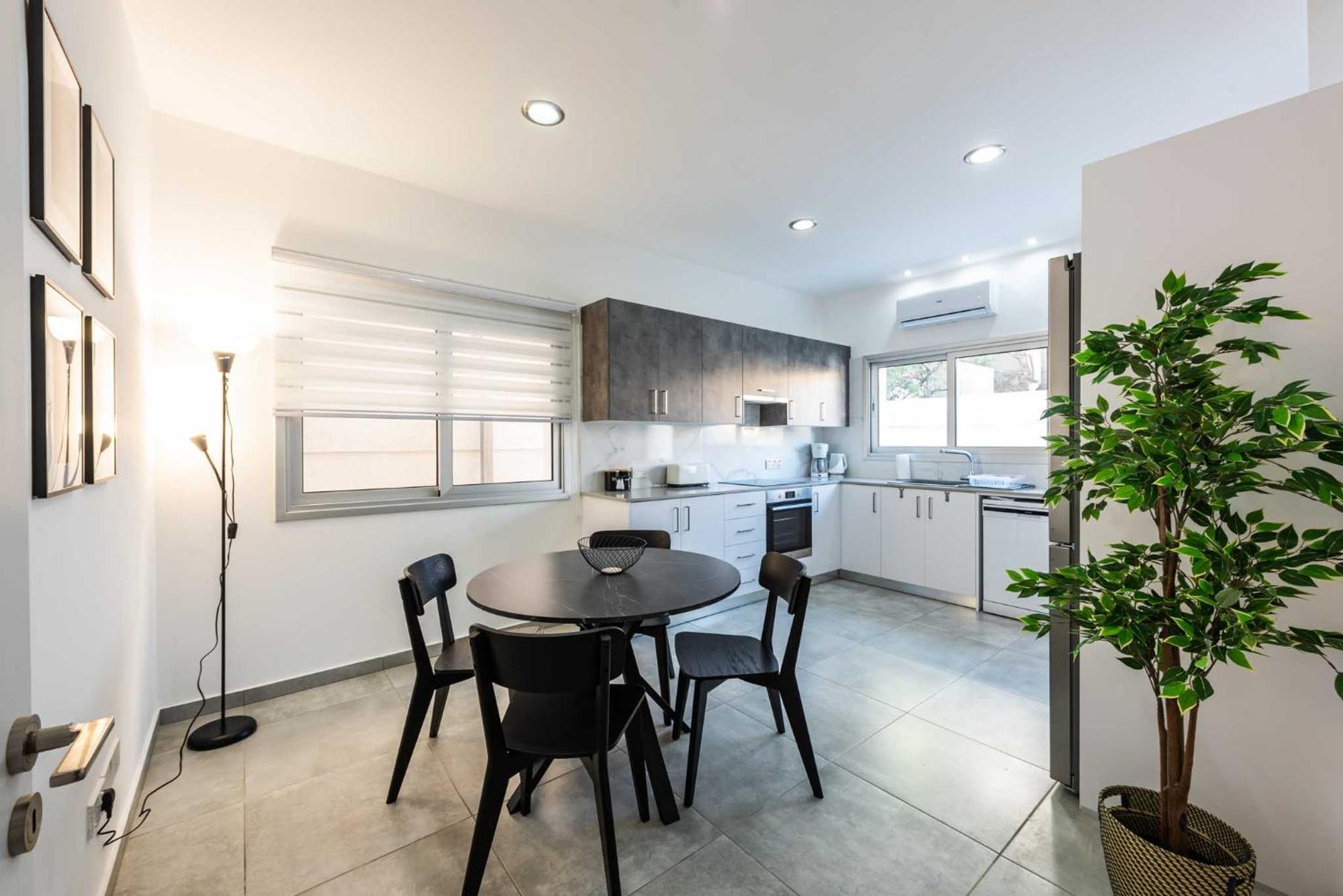 Kition City Apartments - Central Location ลาร์นาคา ภายนอก รูปภาพ